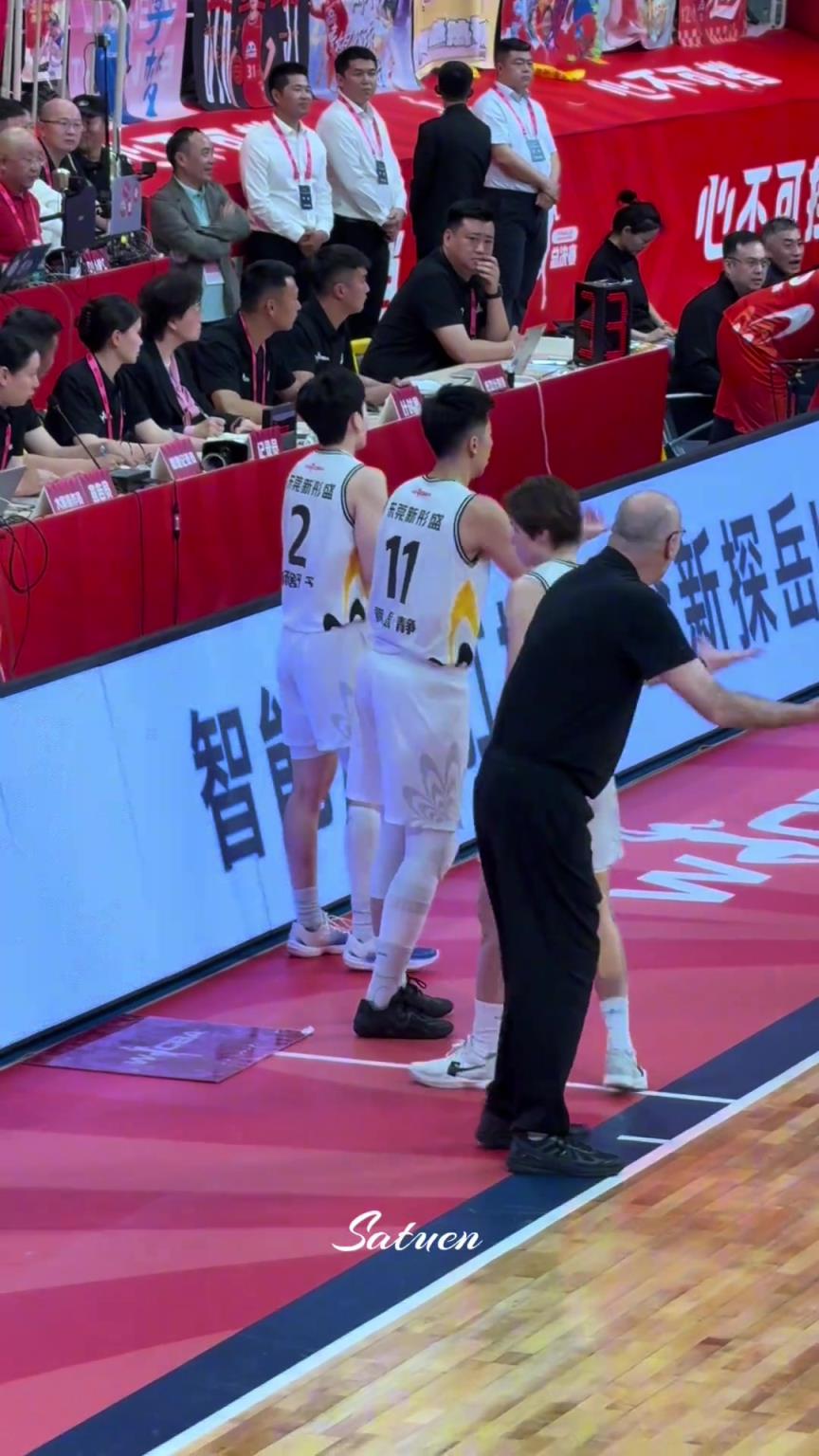 無(wú)奈的一家三口！絕望的教練，氣瘋了的皮總！